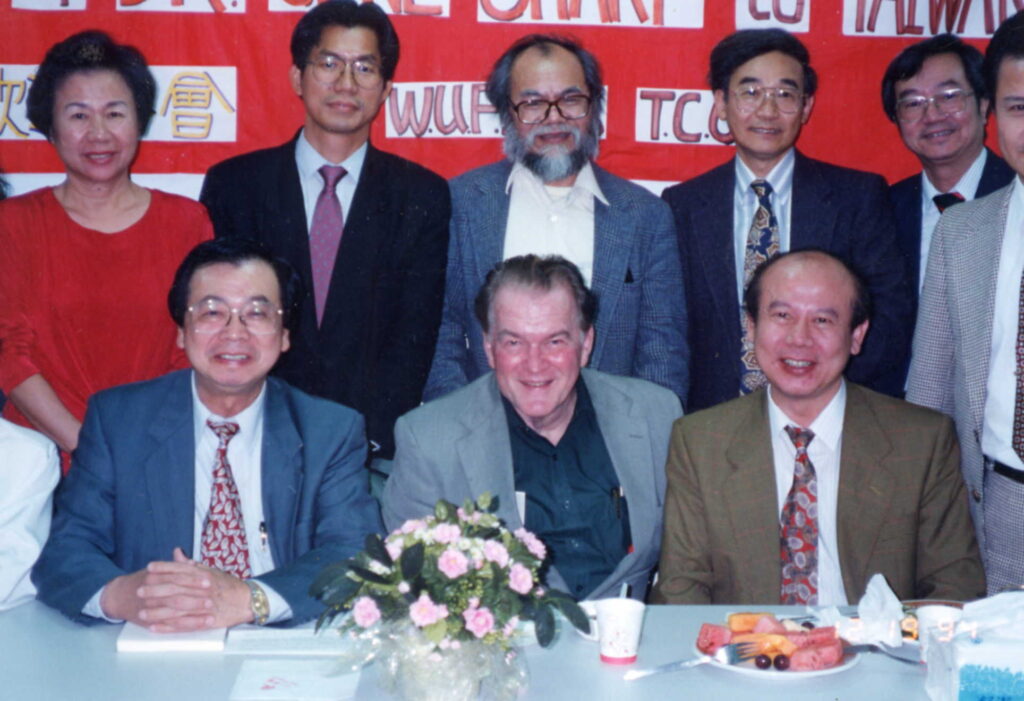 1994_12月,由台灣國會辦公室主辦「群眾性防衛」演講系列,邀請Dr. Gene Sharp主講。